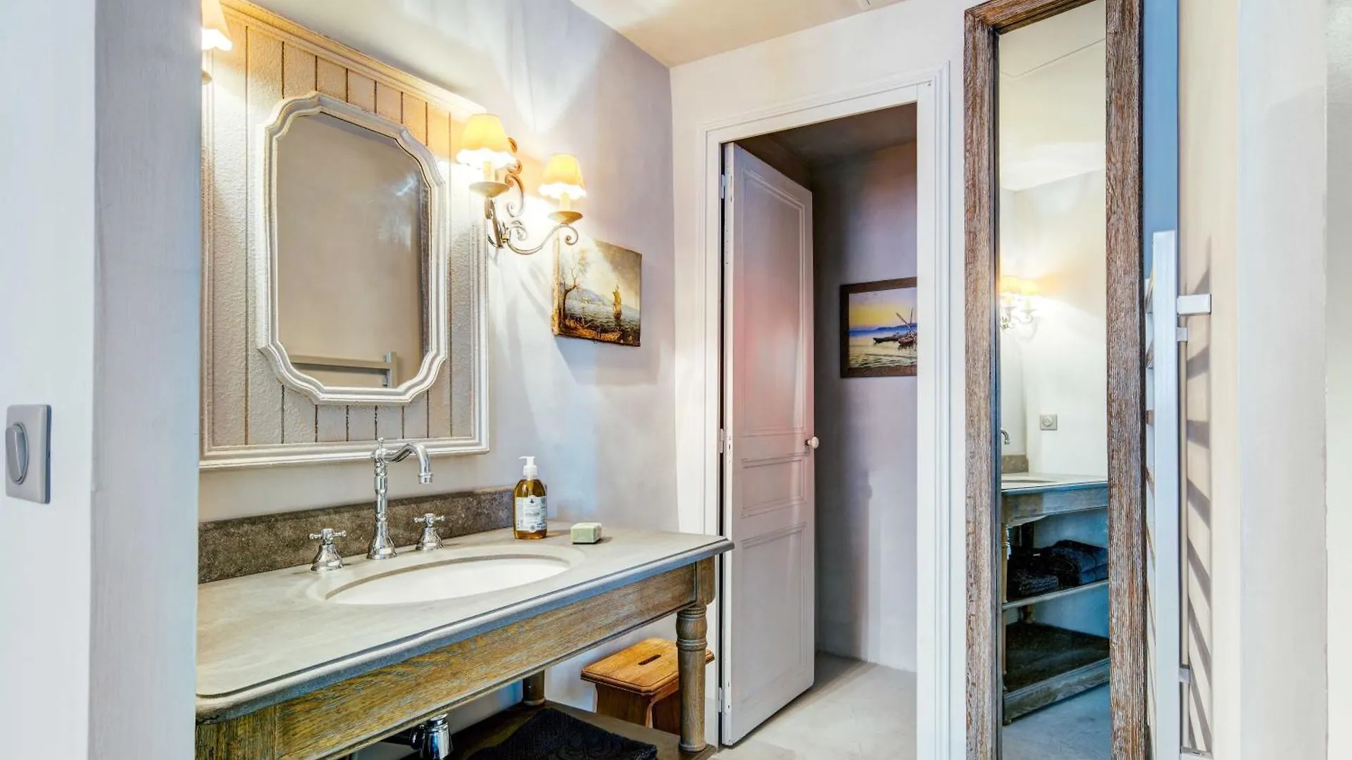 Studio De Charme In The Heart Of Cannes